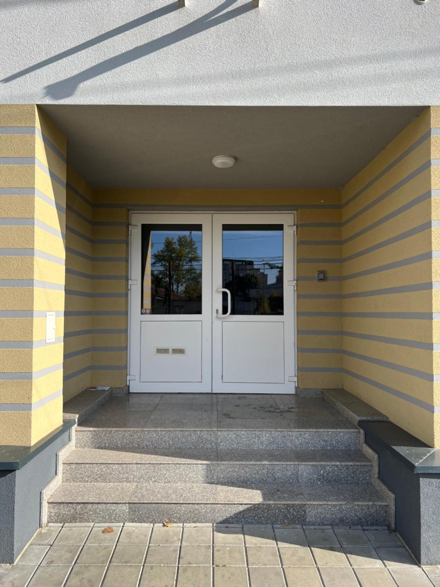 Nicolle Studio 2 Piteşti Exteriör bild