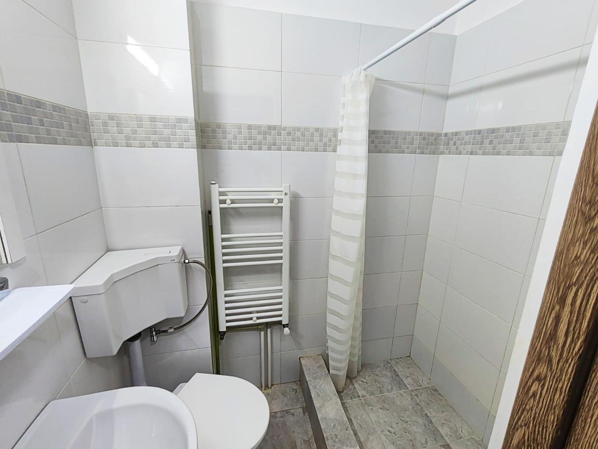 Nicolle Studio 2 Piteşti Exteriör bild