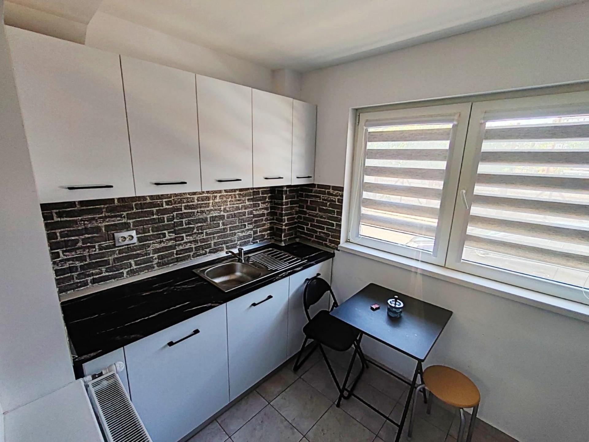 Nicolle Studio 2 Piteşti Exteriör bild