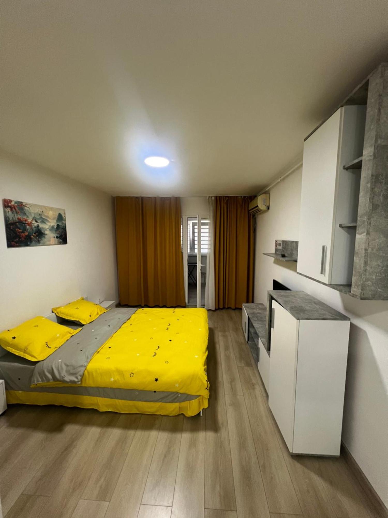Nicolle Studio 2 Piteşti Exteriör bild